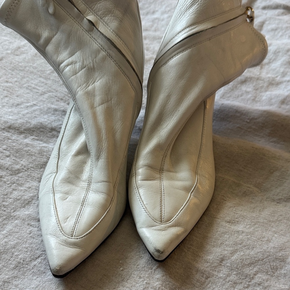Diane Von Furstenberg Off-White Pointed-Toe Leather Ankle Boots